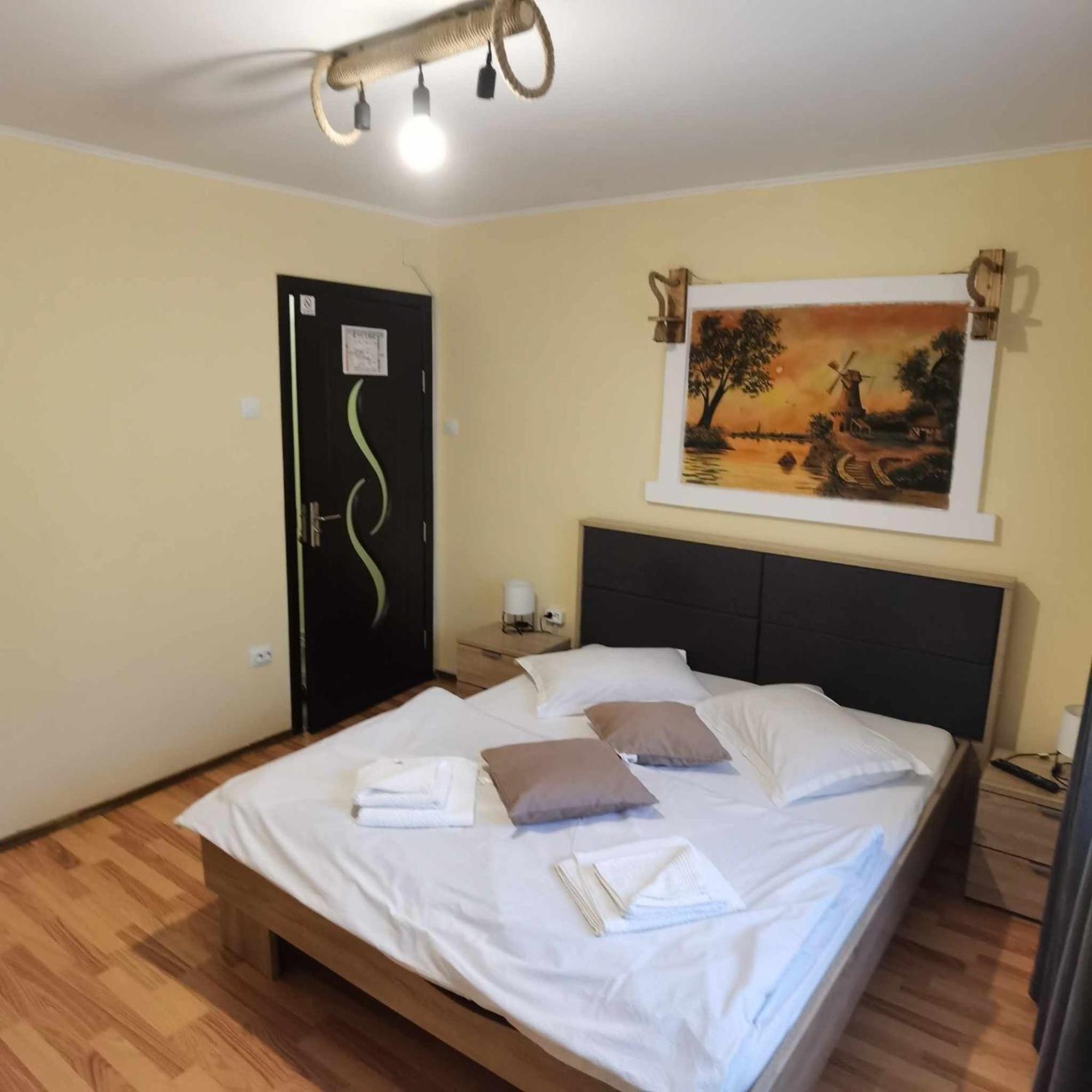 Delta Ca Odinioara Hotell Sulina Exteriör bild